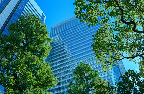 city-skyline-with-greenery
